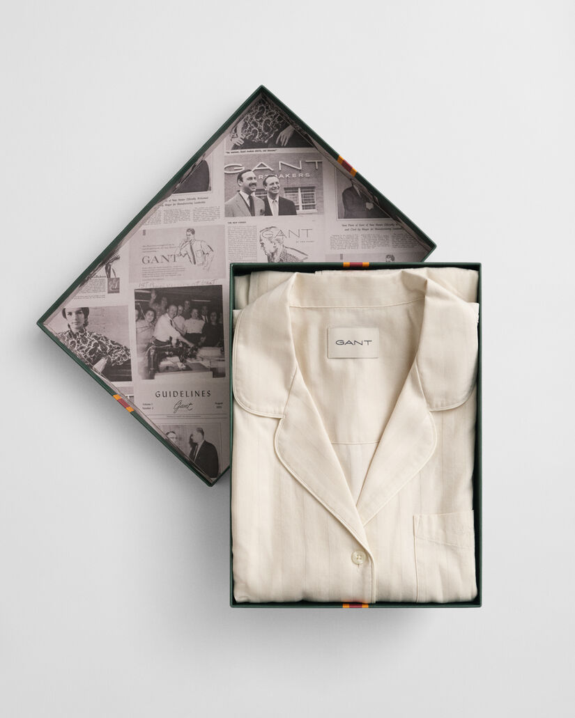 Pyjama mit Satinstreifen in Geschenkbox