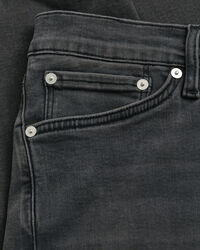 Extra Slim Fit Active Recover Jeans in Schwarz