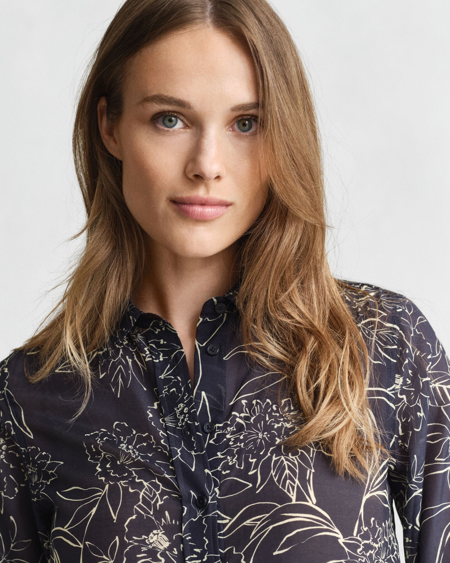 Regular Fit Bluse aus Baumwolle und Seide mit Blumen-Print